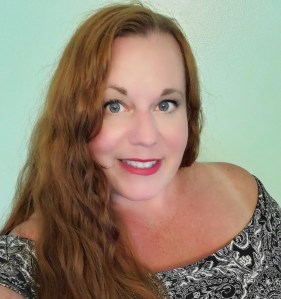 PhoebeAlexander headshot